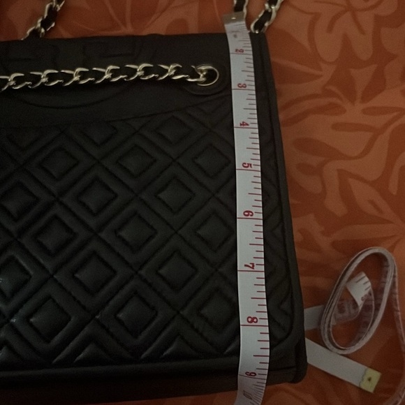 Tory Burch Black Quilted Shoulder Bag with Gold Chain - Picture 10 of 11